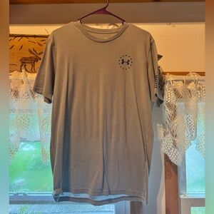 Under Armour Tee-Shirt, Sz-Medium, Grey